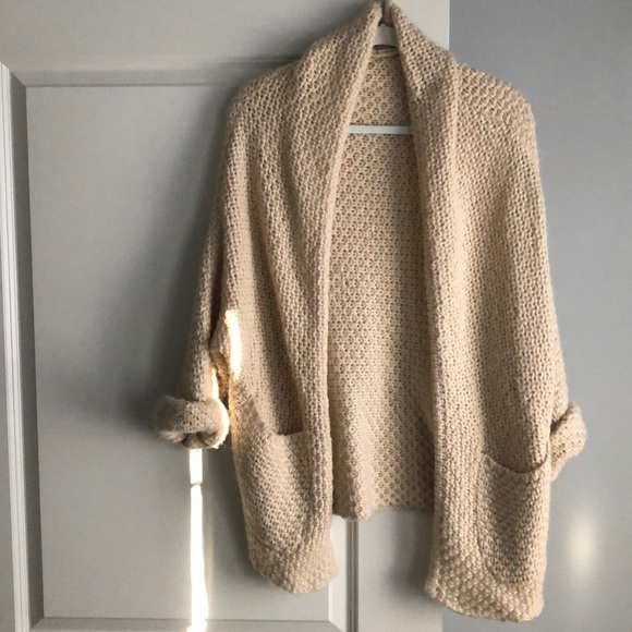 Sweaters - Cozy Cream Cardigan
